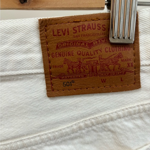 Levi’s 501 Mid Thigh Shorts - Picture 3 of 4